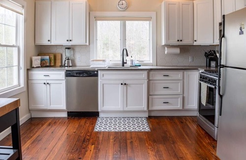 Town of Delaware House | Five Acres Farm - Charm and Seclusion with 5 BR