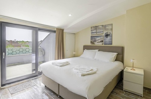 Kadriye Villa | Flat w Shared Pool and Balcony 8 min to Beach