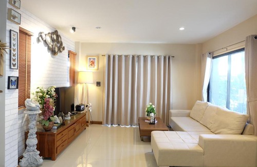 Pak Chong House | Flower Lover House pakchong