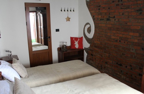 Old Town Ski Chalet | Fully catered chalet, sleeps up to 20! British run by Total Chalets