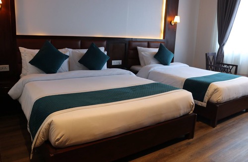 Bharatpur Hotel | Galaxy Garden Resort