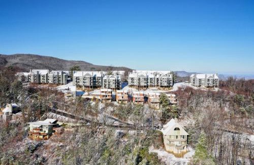Chalet Village Apartment | Gatlinburg Summit Woods Condo