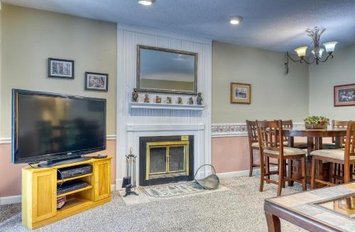 Chalet Village Apartment | Gatlinburg Summit Woods Condo