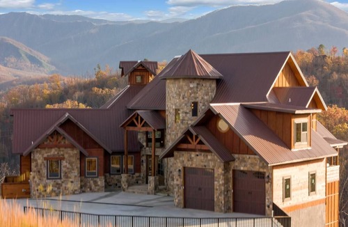 Chalet Village House | Grandview Lodge - Gatlinburg Burns