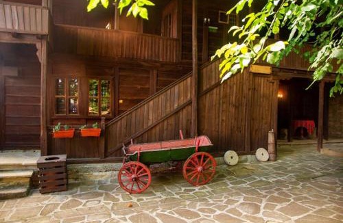 Zheravna House | Guest Houses "Zlatna Oresha - Complex"