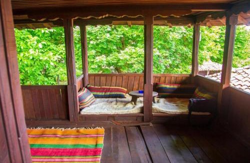 Zheravna House | Guest Houses "Zlatna Oresha - Complex"