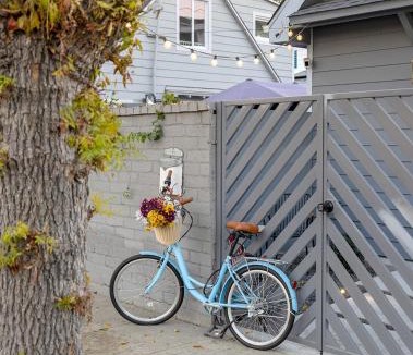 Burbank House | Hollywood Family Nest in Burbank, Steps to Studios!