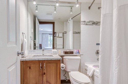 Upper Village Hotel | Hotel ∙ 2 bedrooms ∙ 6 guests