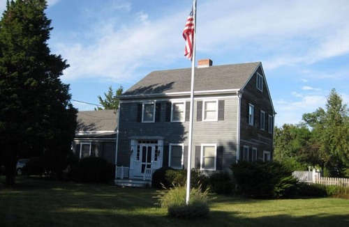 East Marion House | House by the Bay with Large In-ground Pool, Steps from Beach
