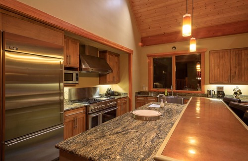 Golden Ski Chalet | Huge luxury home at KHMR. Brand new Sauna, hot tub