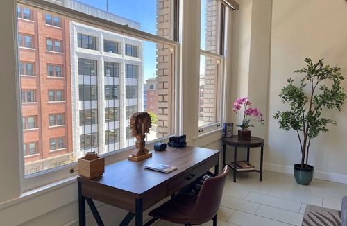 Downtown Los Angeles Condo | Iconic Heart of DTLA Loft with Rooftop Pool/Jacuzzi/Skyline