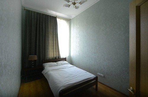 Shevchenkivs'kyi District Apartment | 🌏💛💙🇺🇦 in Київ