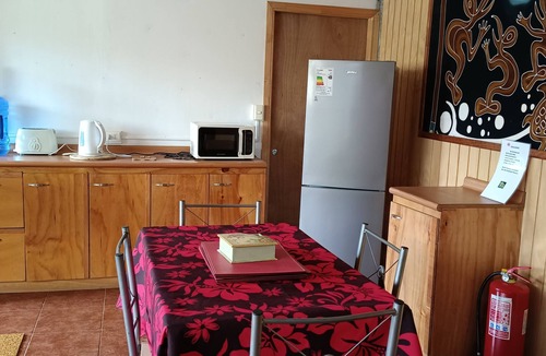 Hanga Roa House | Kaiheke Lodge 4 bedrooms 4 bathrooms 12 people