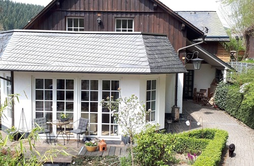 Silbach Apartment | Large vacation apartment (90m2) located directly in the countryside