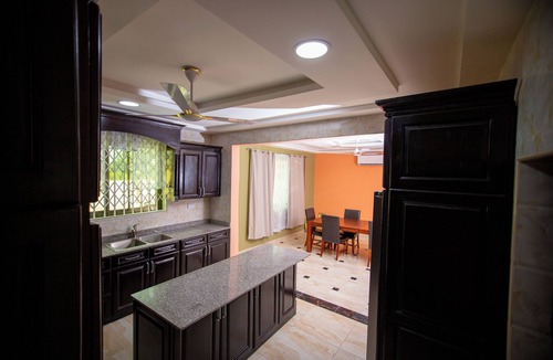 Kasoa House | Luxurious and secured villa in Kasoa with free WiFi for a fabulous stay