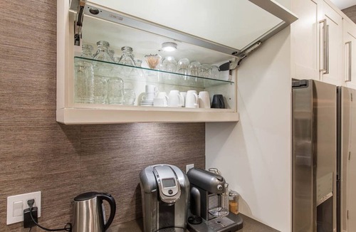 Gas Lamp Section House | Luxury beach vacation - Ocean view bright and fun