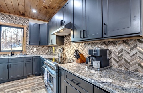 Chalet Village North Cabin | Luxury Chalet | Views | Hot Tub | Theater Room | Game Room