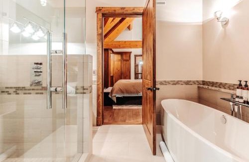 Revelstoke Ski Chalet | Luxury heli-ski chalet