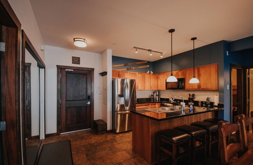 Big White Ski Resort Condo | Luxury ski-in/ski-out condo with private hot tub and steam shower