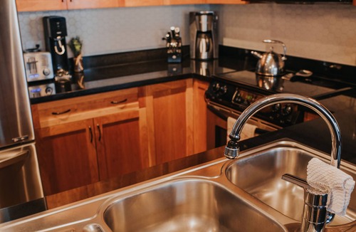 Big White Ski Resort Condo | Luxury ski-in/ski-out condo with private hot tub and steam shower
