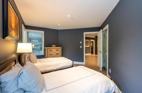 Blueberry Hill Apartment | Lynx 204 by Outpost Whistler