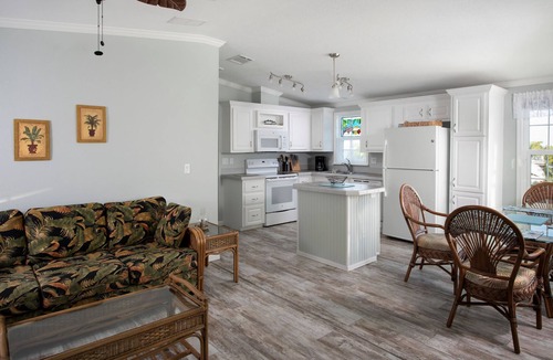 Cudjoe Key House | MANATEE HIDEAWAY 35' Seawall with Easy Ocean Access Atlantic Open Water or Gulf