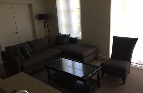 East Melbourne Apartment | MCG, Rod Laver, Walk to City