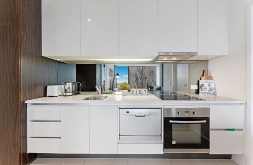 Melbourne Central Business District Apartment | MD1 - Spacious 2BR/2BTH APT + SEAVIEW!