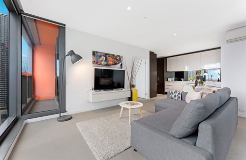 Melbourne Central Business District Apartment | MD1 - Spacious 2BR/2BTH APT + SEAVIEW!