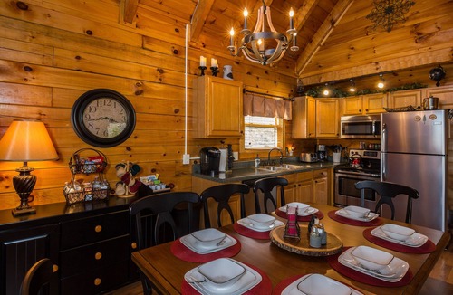 Chalet Village Cabin | MOUNTAIN COVE CABIN- LUXURY, PET FRIENDLY CABIN- POOL TABLE/HOT TUB/FIRE PIT