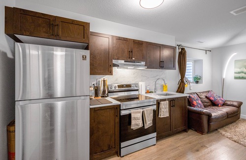 Yorkson Villa | New 2BD Suite Near Events Center