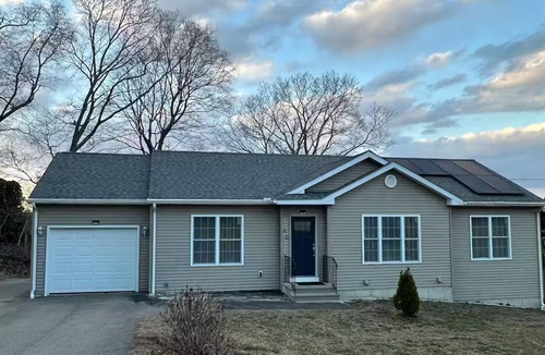 Montville House | nModern 3-Bedroom Retreat Near Parks & Casinos