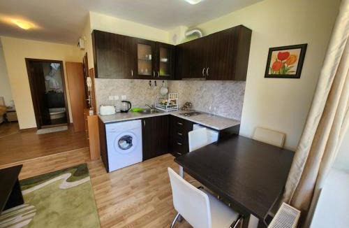 Shiligarnika Apartment | Pine tree Easy Ski access - Next 100m to Ski slope and forest view
