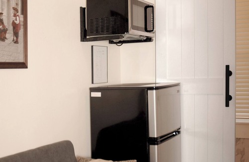 Lincolnville Apartment | Quaint Downtown Small Apt. Just Park Your car and Walk Everywhere in Town