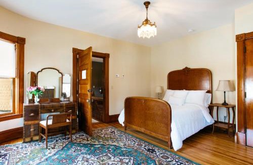 Barre Bed & Breakfast | Reynolds House Inn
