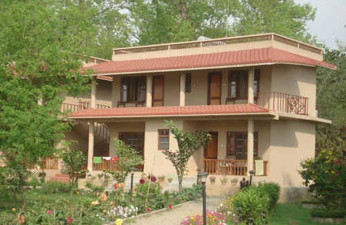 Sauraha Bed & Breakfast | River Bank Inn