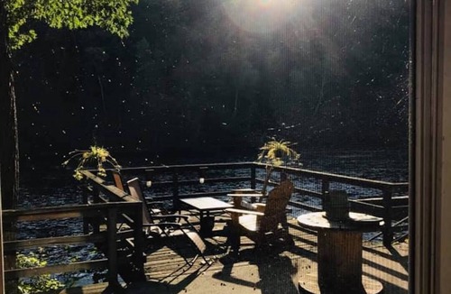 Newaygo House | River Country Lodge on the Muskegon River next to Pine St boat launch