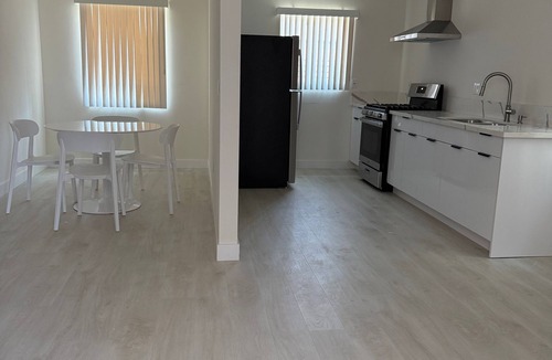 Koreatown Hostel | San Marino guest house