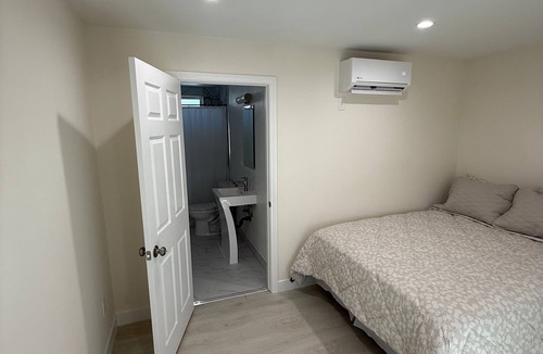 Koreatown Hostel | San Marino guest house