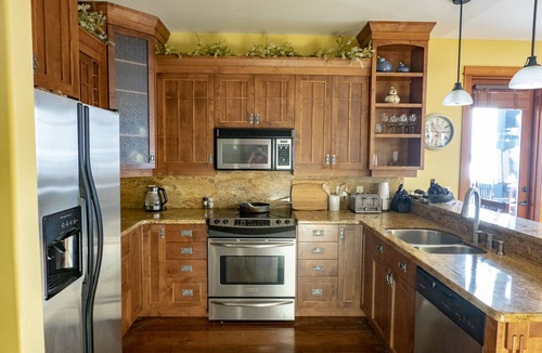 Big White Ski Resort House | Ski in/ski out. Close to village, incredible views!