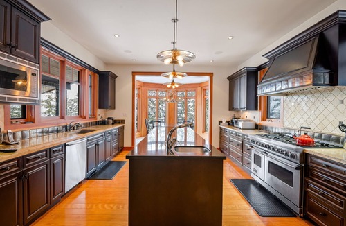 Whistler Creekside Ski Chalet | Slope Side Chalet | Ski in Ski out | Kadenwood