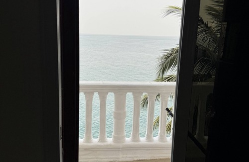 Freetown Apartment | Spacious 3-bedroom apartment with WiFi, AC in beautiful Freetown