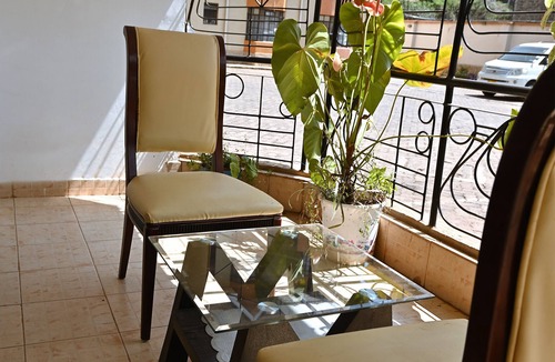Kilimani Apartment | Spacious and comfy 4-BR quite & secure apartment in Kileleshwa Nairobi with WiFi