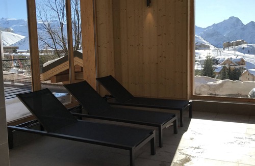 Cognet Apartment | Spacious and cozy apartment at the foot of the slopes in a 5 */pkg residence, swimming pool, spa
