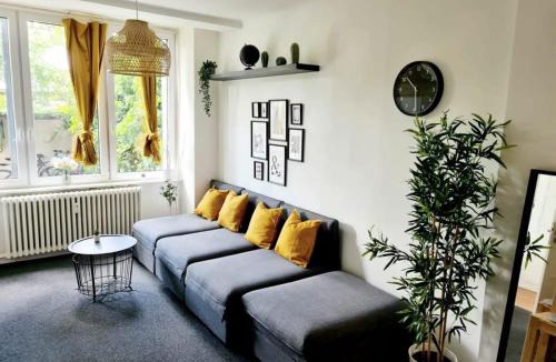 Barmbek-Sued Apartment | Spacious Apt for 9 in great location