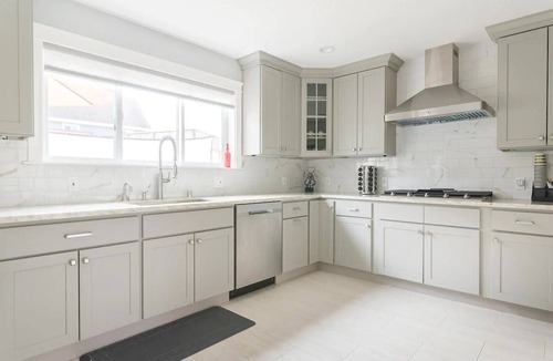 Pacifica House | Sparkling Clean Newly Built Luxury Ocean View 5 BR/3 BA Near SF/SFO+Free Parking