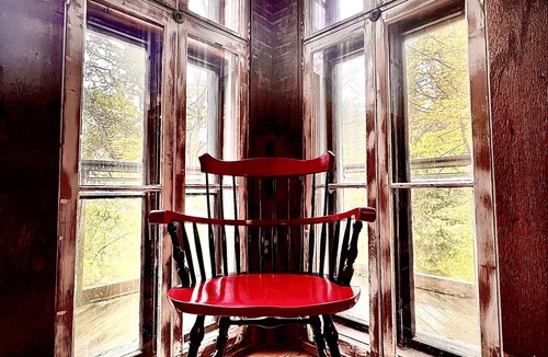 Chester Center House | Stunning Artisan Waterfall Escape [Walk to Downtown]