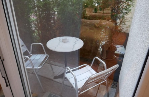 Moabit Apartment | Super * * * * apartment at the main station with terrace, internet, washing machine