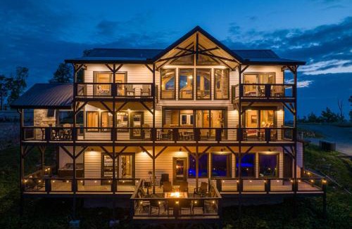 Chalet Village North House | Swimmin 'N Da Clouds