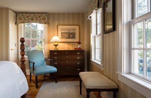 Essex Village Hotel | The Griswold Inn